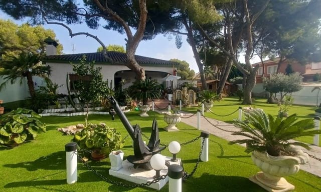 3 Zimmer Villa zu verkaufen in Dehesa de Campoamor, Orihuela mit Pool Garage - 950.000 € (Ref: 10063343)