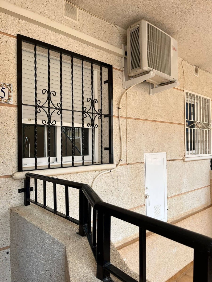 2 slaapkamer Appartement te koop in Los Alcazares met zwembad - € 222.000 (Ref: 10063347)