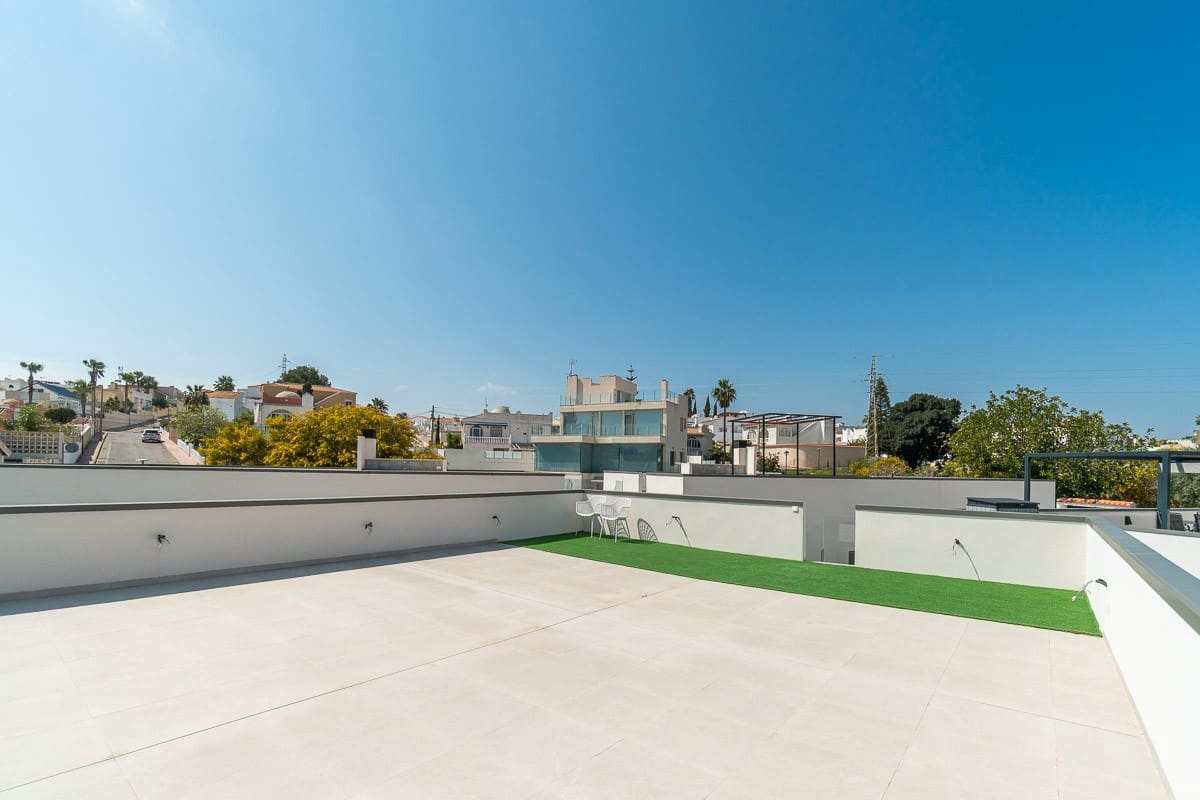 3 quarto Moradia para venda em Orihuela Costa com piscina - 524 900 € (Ref: 10063351)