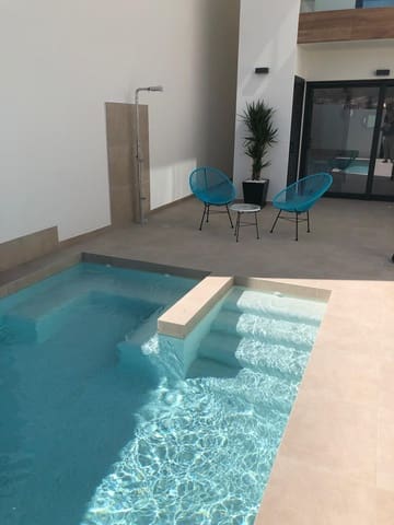 Chalet de 3 habitaciones en Benijófar en venta con piscina - 425.000 € (Ref: 10063354)