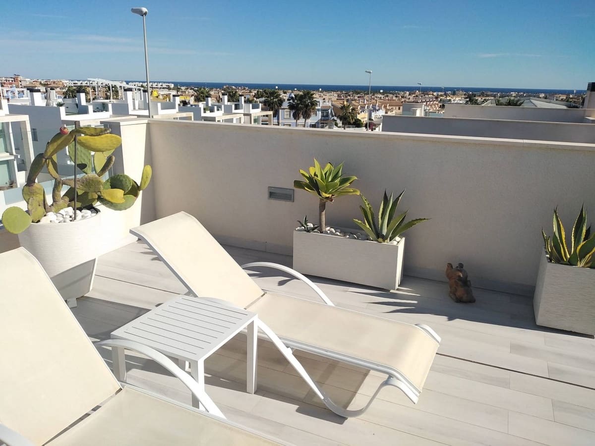 3 makuuhuone Huvila myytävänä paikassa Orihuela Costa mukana uima-altaan - 439 000 € (Ref: 10063358)