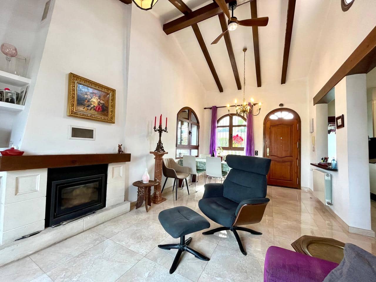 4 bedroom Villa for sale in Villamartin with pool - € 750,000 (Ref: 10063371)