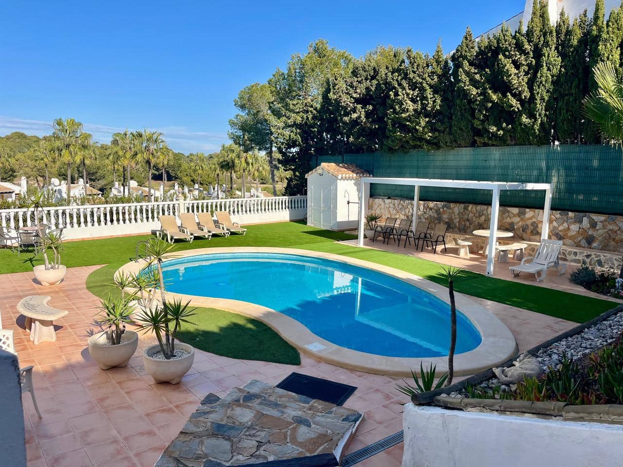 4 bedroom Villa for sale in Villamartin with pool - € 750,000 (Ref: 10063371)