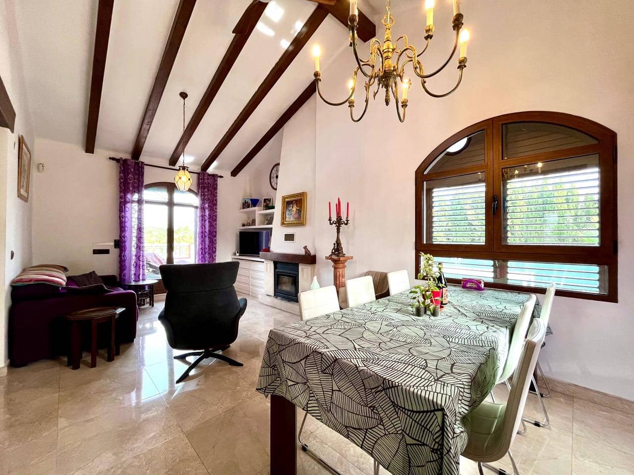 4 bedroom Villa for sale in Villamartin with pool - € 750,000 (Ref: 10063371)