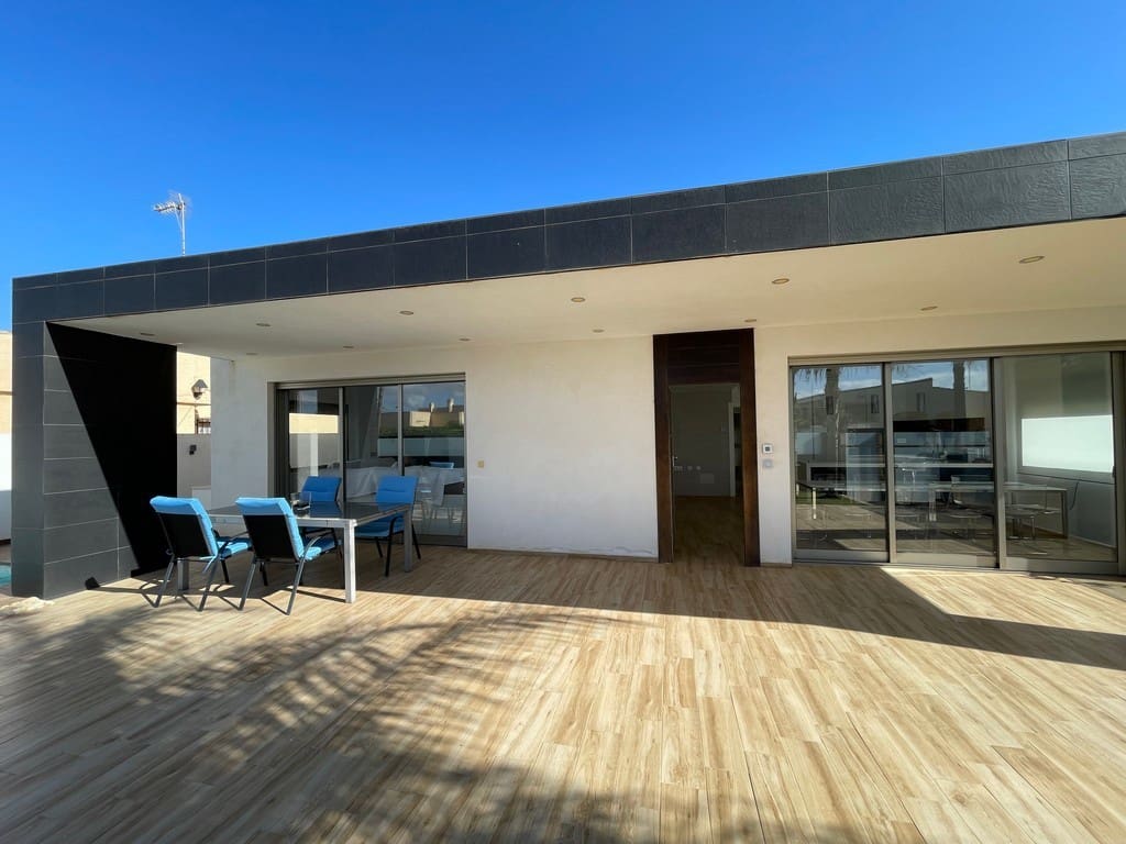 6 bedroom Villa for sale in Mar de Cristal with pool garage - € 676,000 (Ref: 10063380)