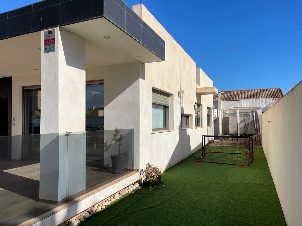 6 bedroom Villa for sale in Mar de Cristal with pool garage - € 676,000 (Ref: 10063380)
