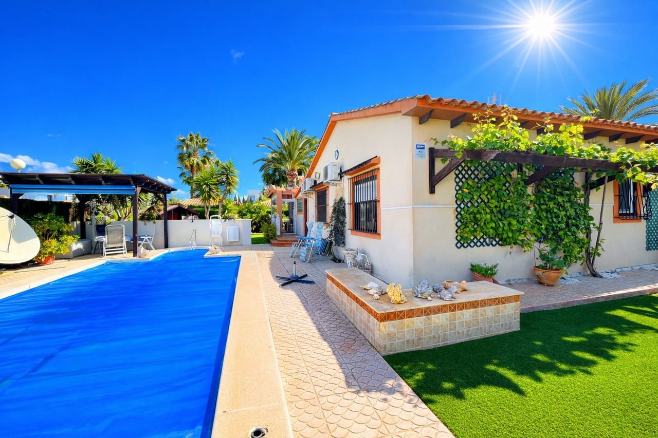 3 sypialnia Willa na sprzedaż w Cabo Roig z basenem garażem - 790 000 € (Ref: 10063388)