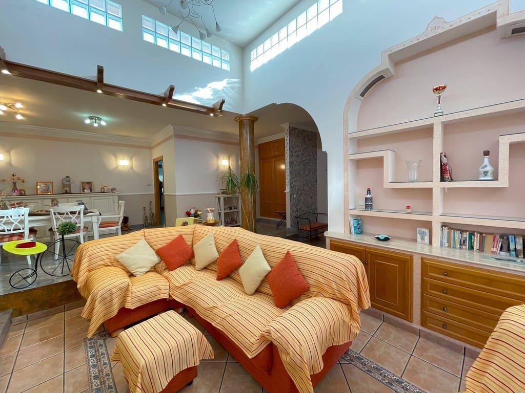 4 sovrum Villa till salu i La Union med garage - 370 000 € (Ref: 10063389)