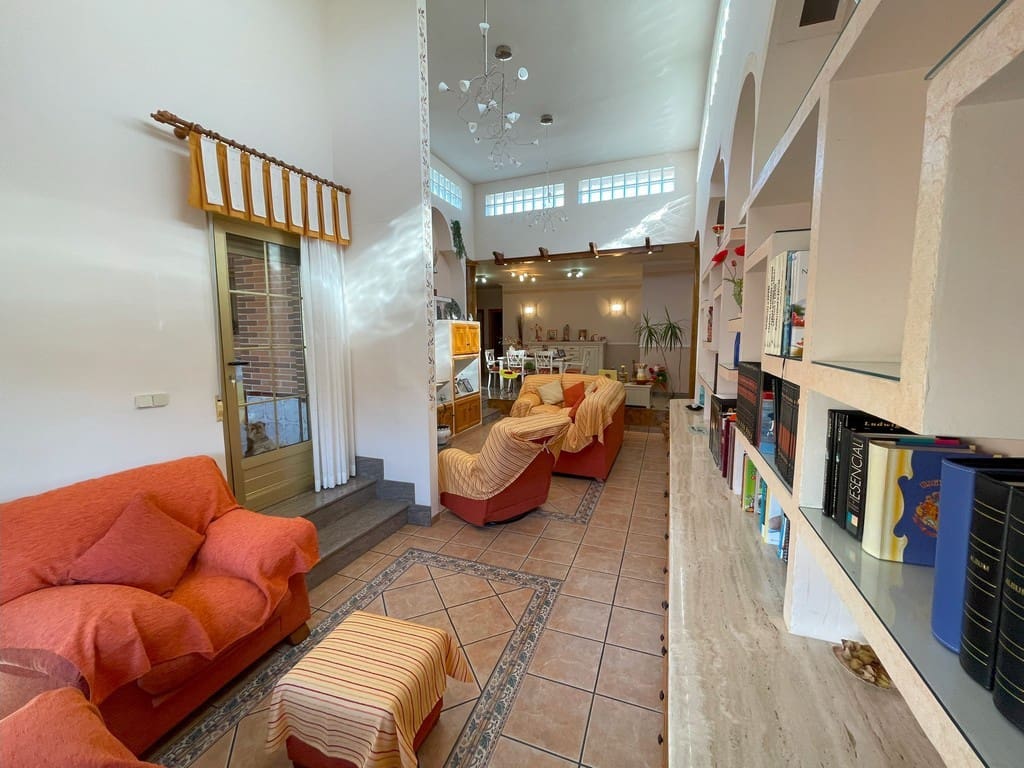 4 sovrum Villa till salu i La Union med garage - 370 000 € (Ref: 10063389)