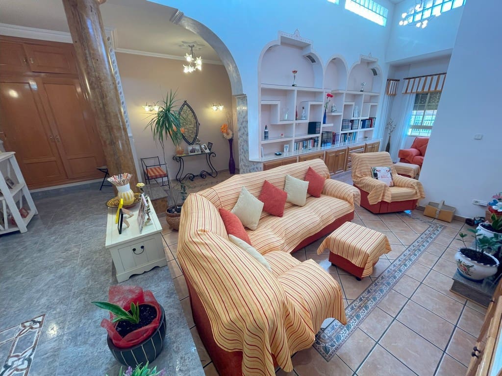 4 sovrum Villa till salu i La Union med garage - 370 000 € (Ref: 10063389)