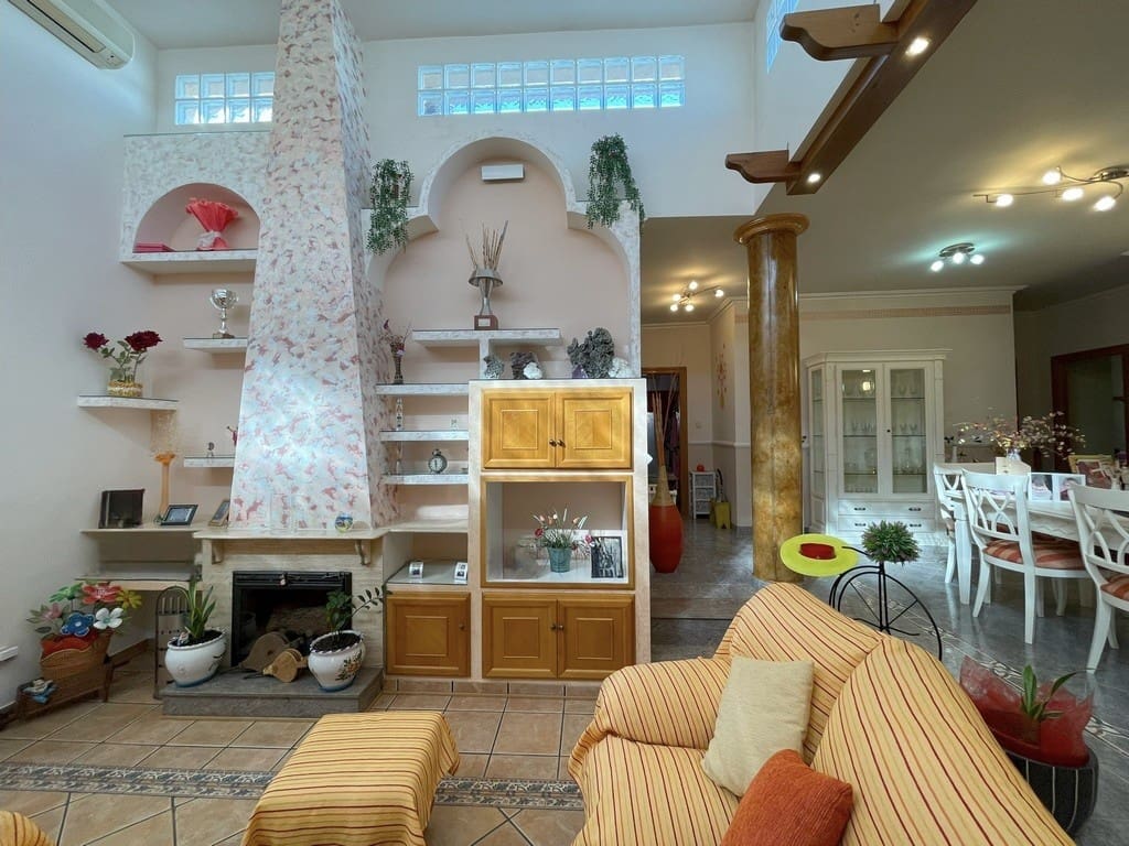 4 sovrum Villa till salu i La Union med garage - 370 000 € (Ref: 10063389)