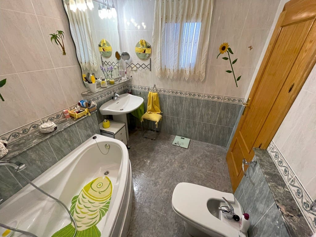 4 sovrum Villa till salu i La Union med garage - 370 000 € (Ref: 10063389)