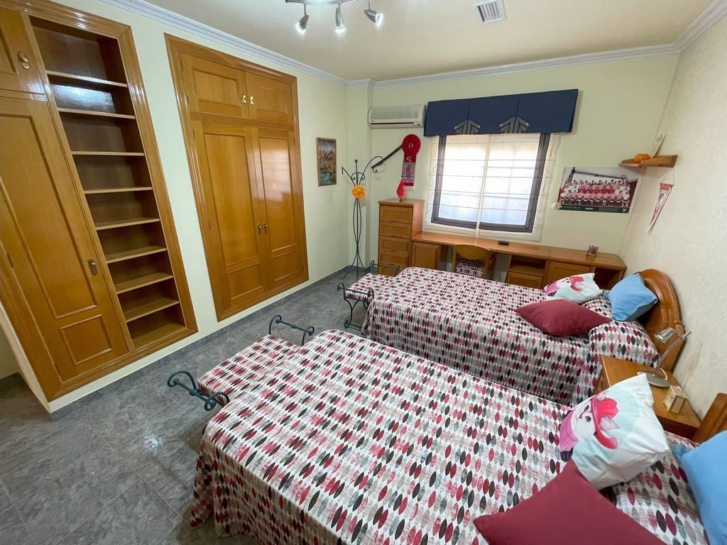 4 sovrum Villa till salu i La Union med garage - 370 000 € (Ref: 10063389)