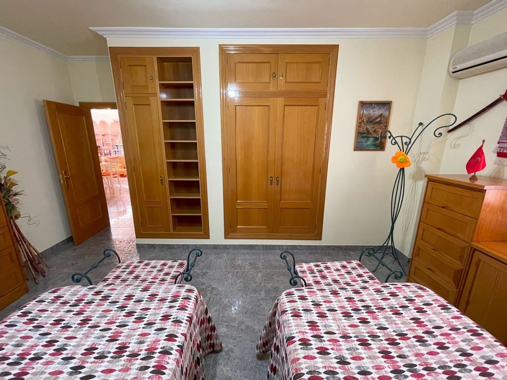 4 sovrum Villa till salu i La Union med garage - 370 000 € (Ref: 10063389)