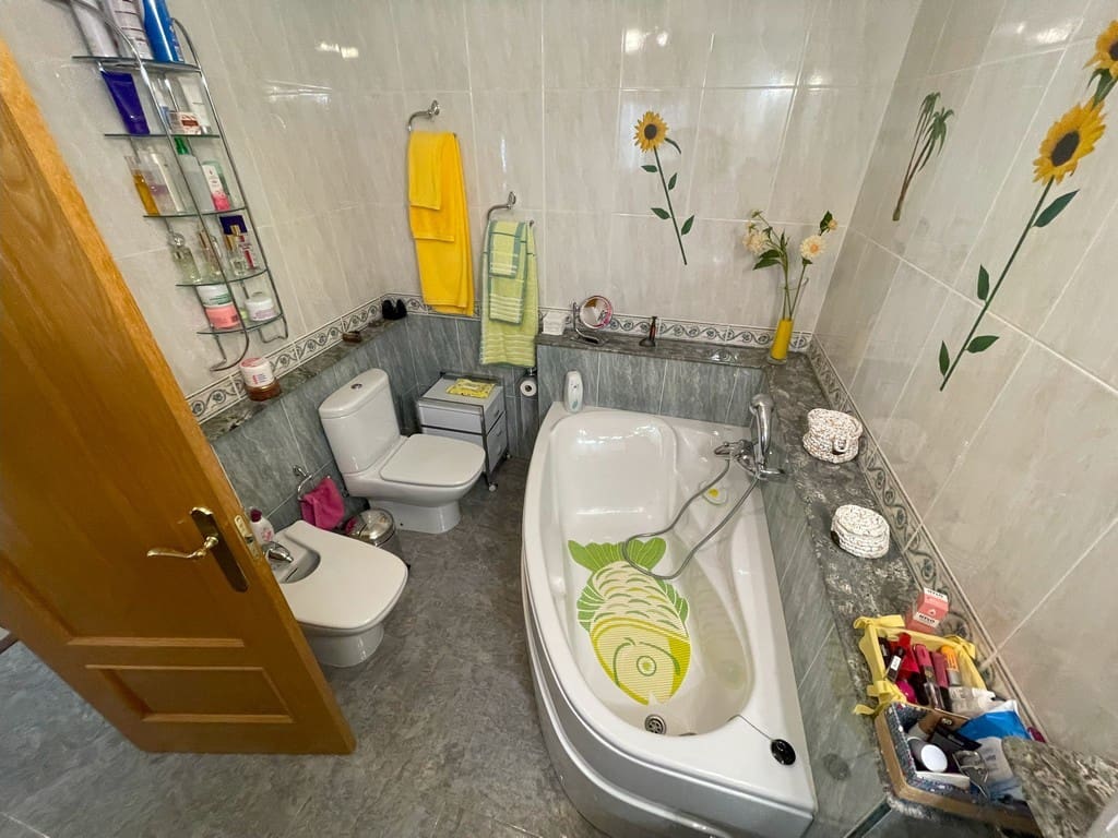4 sovrum Villa till salu i La Union med garage - 370 000 € (Ref: 10063389)