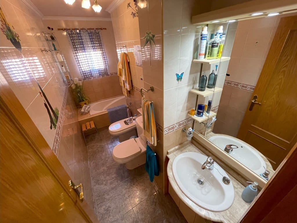 4 sovrum Villa till salu i La Union med garage - 370 000 € (Ref: 10063389)