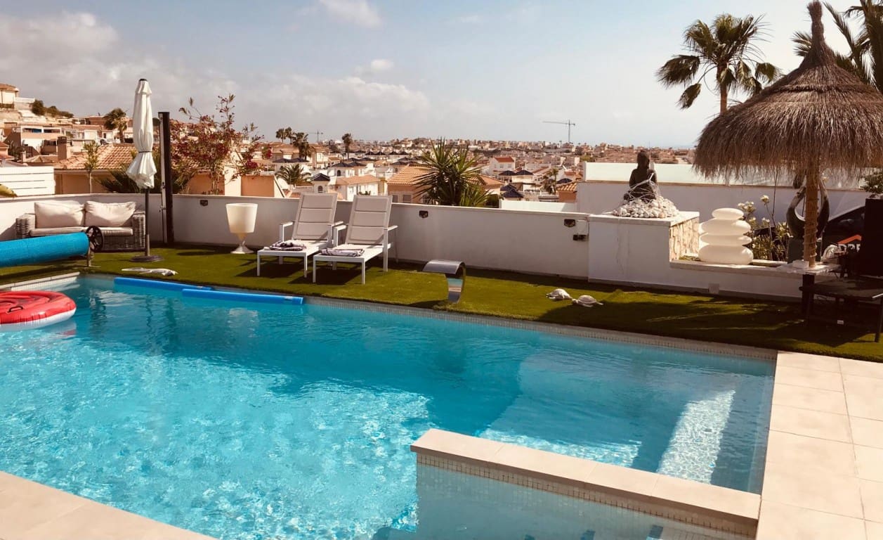 6 chambre Villa/Maison à vendre à Ciudad Quesada avec piscine - 635 000 € (Ref: 10063391)