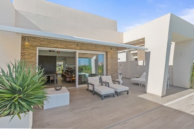 2 soveværelse Villa til salg i Algorfa med swimmingpool - € 630.000 (Ref: 10063396)
