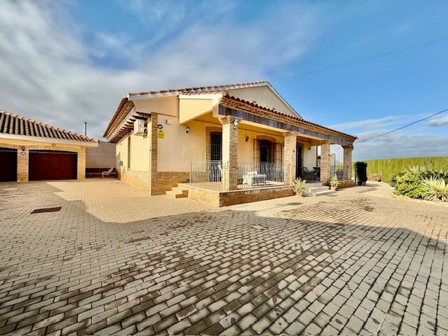 3 sovrum Villa till salu i Avileses med pool garage - 375 000 € (Ref: 10063397)