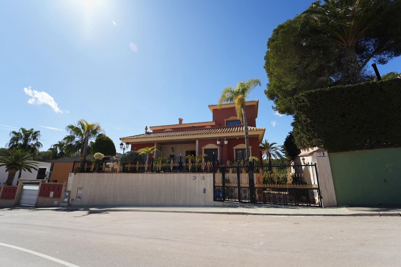 8 quarto Moradia para venda em Orihuela Costa com piscina garagem - 1 500 000 € (Ref: 10063404)