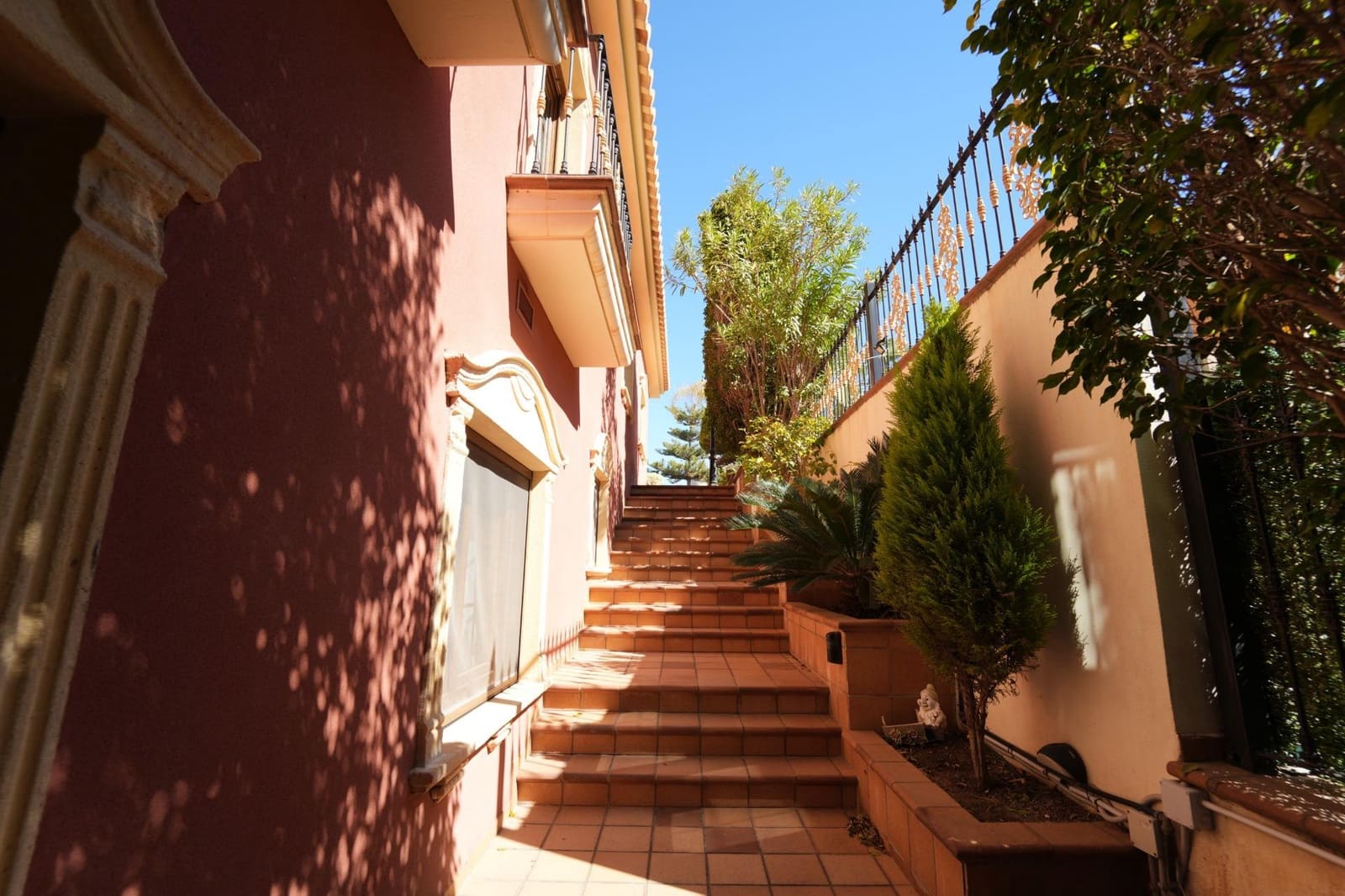 8 quarto Moradia para venda em Orihuela Costa com piscina garagem - 1 500 000 € (Ref: 10063404)