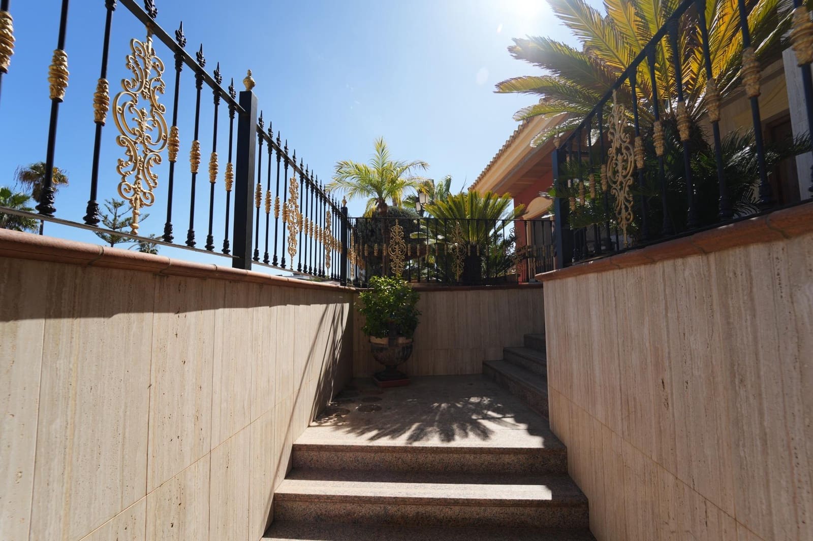 8 quarto Moradia para venda em Orihuela Costa com piscina garagem - 1 500 000 € (Ref: 10063404)