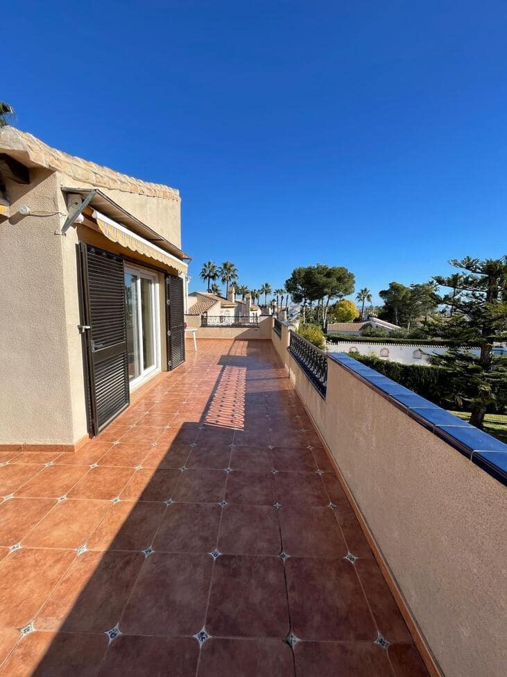 3 quarto Moradia para venda em Villamartin com garagem - 639 000 € (Ref: 10063409)