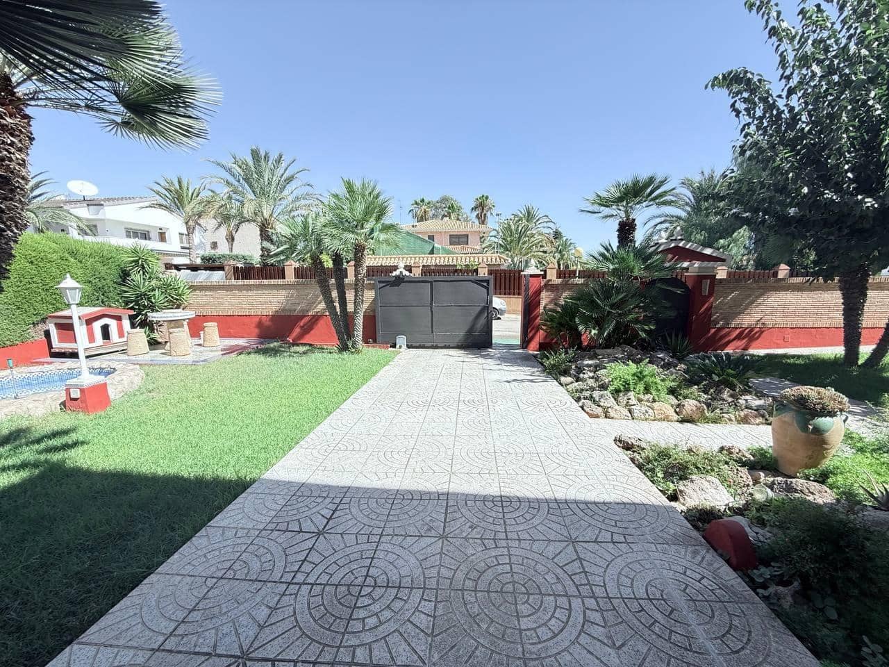 5 slaapkamer Villa te koop in Campoamor met zwembad garage - € 879.000 (Ref: 10063439)
