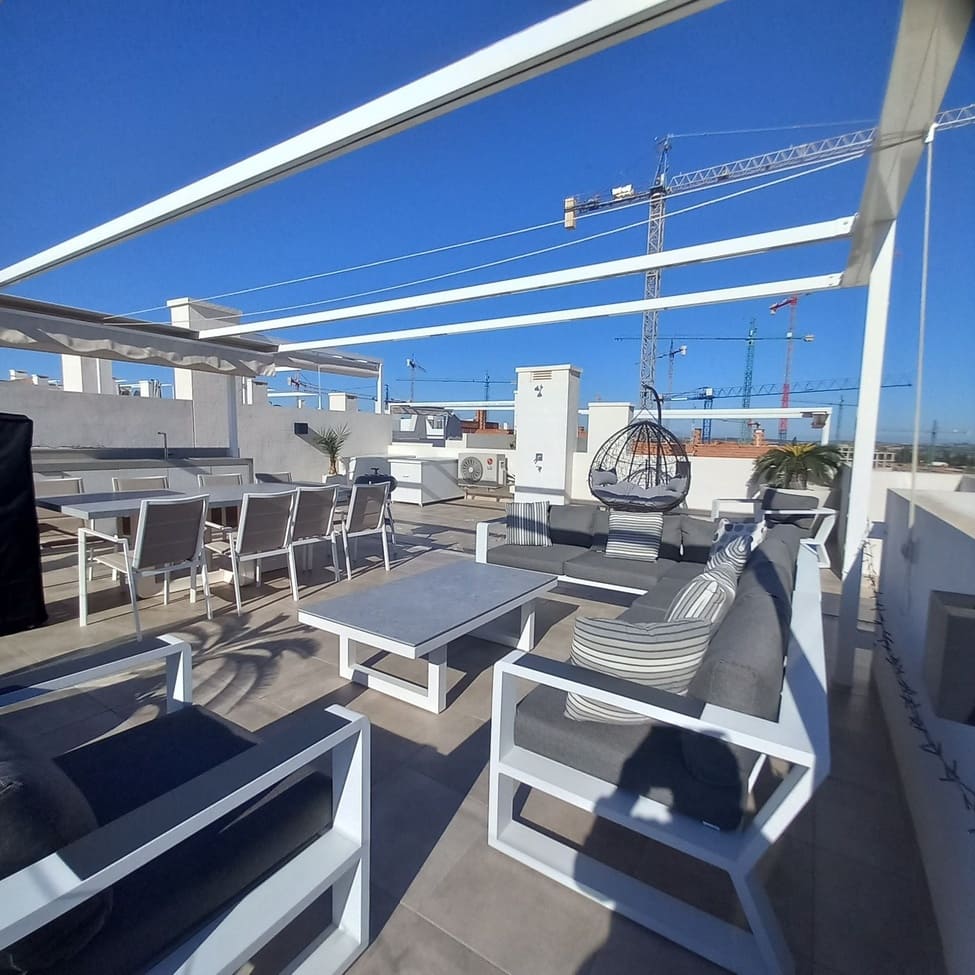 2 sovrum Takvåning till salu i San Miguel de Salinas med pool - 299 000 € (Ref: 10063458)