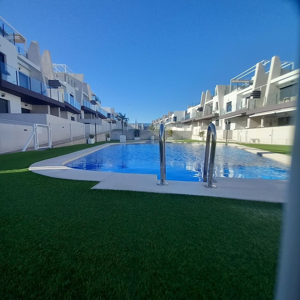2 sovrum Takvåning till salu i San Miguel de Salinas med pool - 299 000 € (Ref: 10063458)