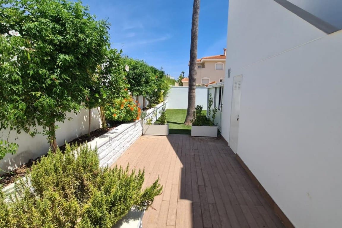 4 soverom Villa til salgs i Ciudad Quesada med svømmebasseng - € 530 000 (Ref: 10066718)