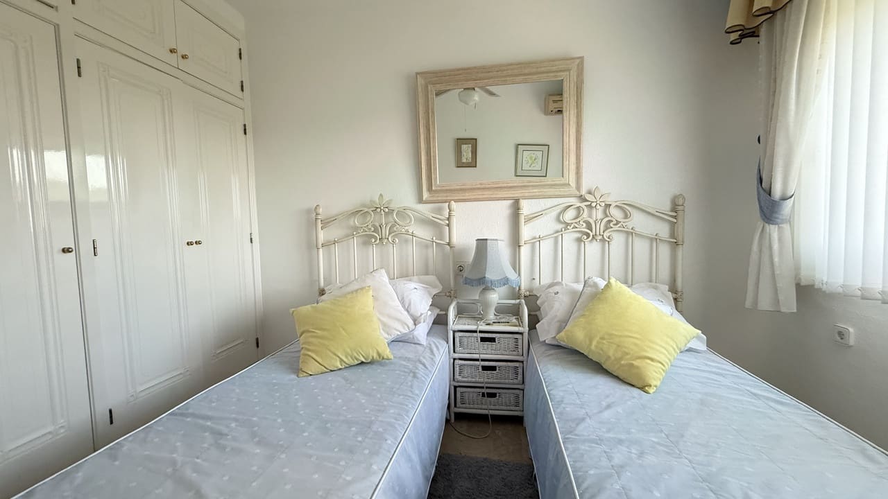 5 quarto Moradia para venda em Villamartin com piscina - 635 000 € (Ref: 10066723)