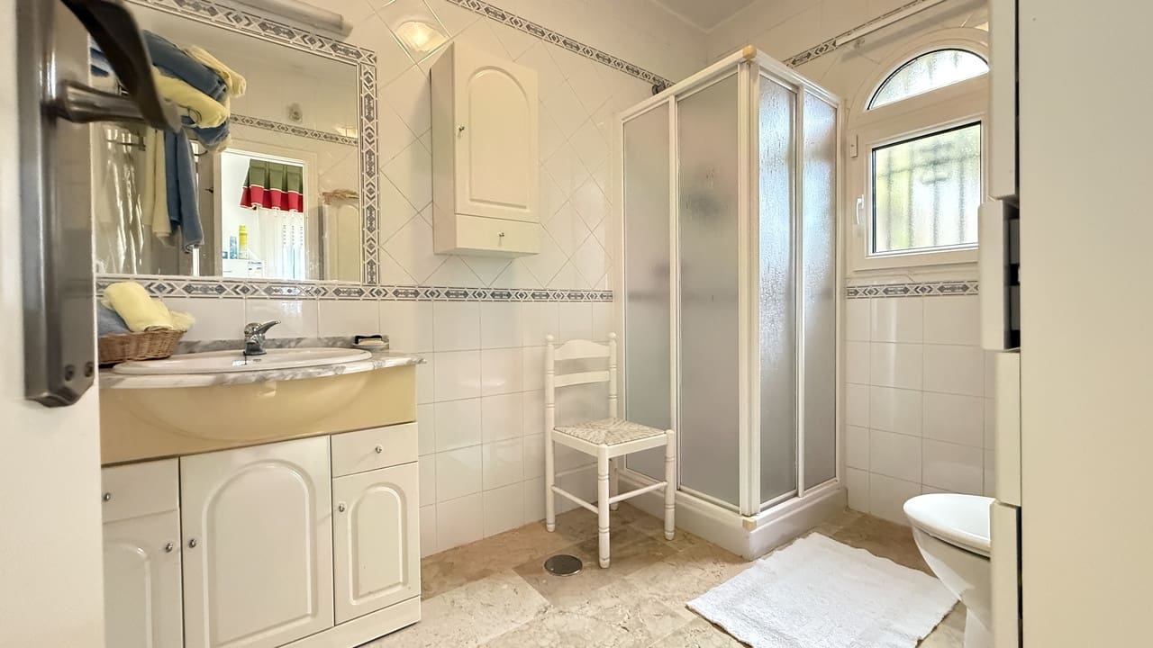 5 quarto Moradia para venda em Villamartin com piscina - 635 000 € (Ref: 10066723)