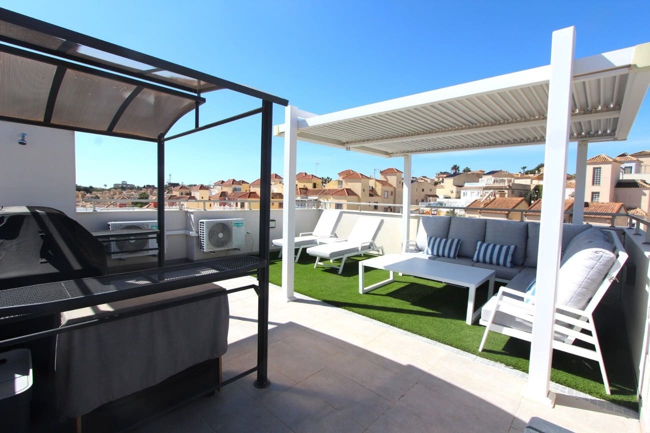 5 slaapkamer Villa te koop in Villamartin met zwembad garage - € 459.950 (Ref: 10066747)