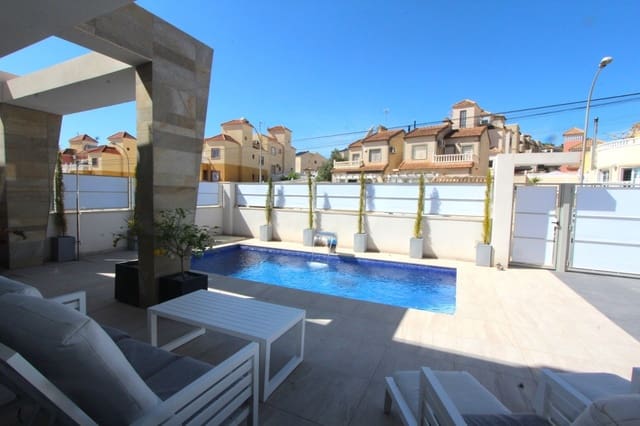 5 slaapkamer Villa te koop in Villamartin, Orihuela met zwembad garage - € 459.950 (Ref: 10066747)