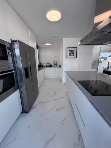 5 slaapkamer Villa te koop in Villamartin, Orihuela met zwembad garage - € 595.000 (Ref: 10066754)