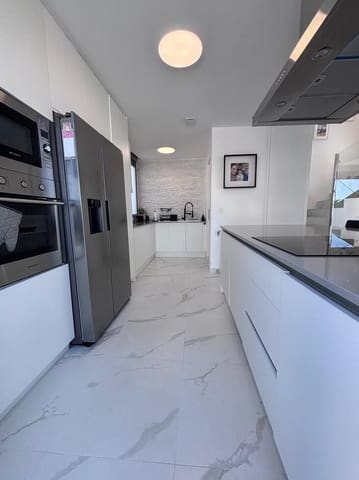 5 slaapkamer Villa te koop in Villamartin, Orihuela met zwembad garage - € 595.000 (Ref: 10066754)
