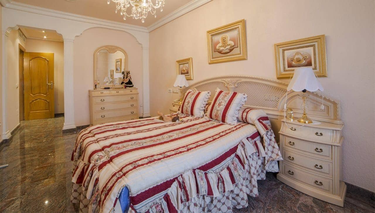 5 chambre Maison de Ville à vendre à Los Alcazares avec garage - 445 000 € (Ref: 10066763)