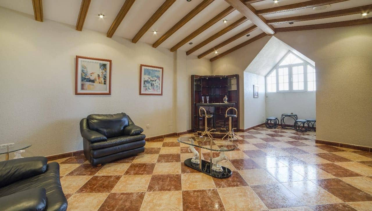 5 chambre Maison de Ville à vendre à Los Alcazares avec garage - 445 000 € (Ref: 10066763)