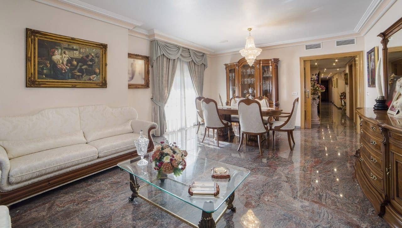 5 chambre Maison de Ville à vendre à Los Alcazares avec garage - 445 000 € (Ref: 10066763)