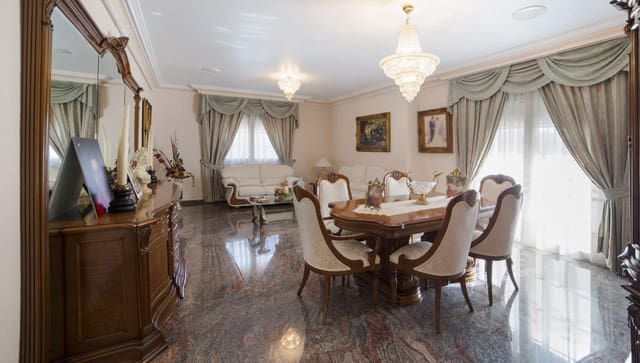 5 chambre Maison de Ville à vendre à Centro, Los Alcázares avec garage - 445 000 € (Ref: 10066763)