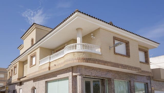 5 chambre Maison de Ville à vendre à Centro, Los Alcázares avec garage - 445 000 € (Ref: 10066763)