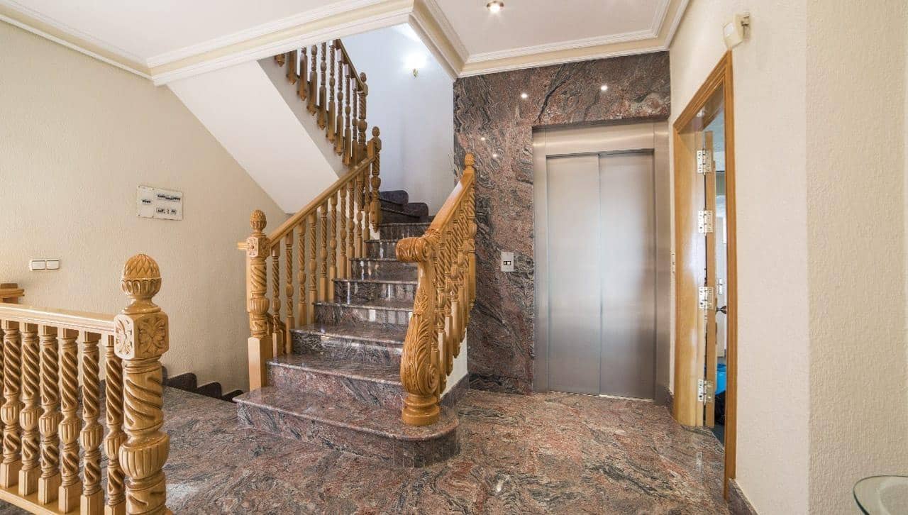 5 chambre Maison de Ville à vendre à Los Alcazares avec garage - 445 000 € (Ref: 10066763)