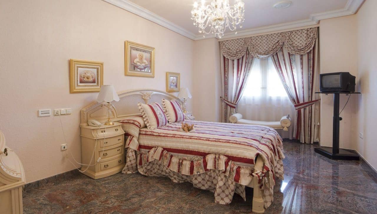 5 chambre Maison de Ville à vendre à Los Alcazares avec garage - 445 000 € (Ref: 10066763)