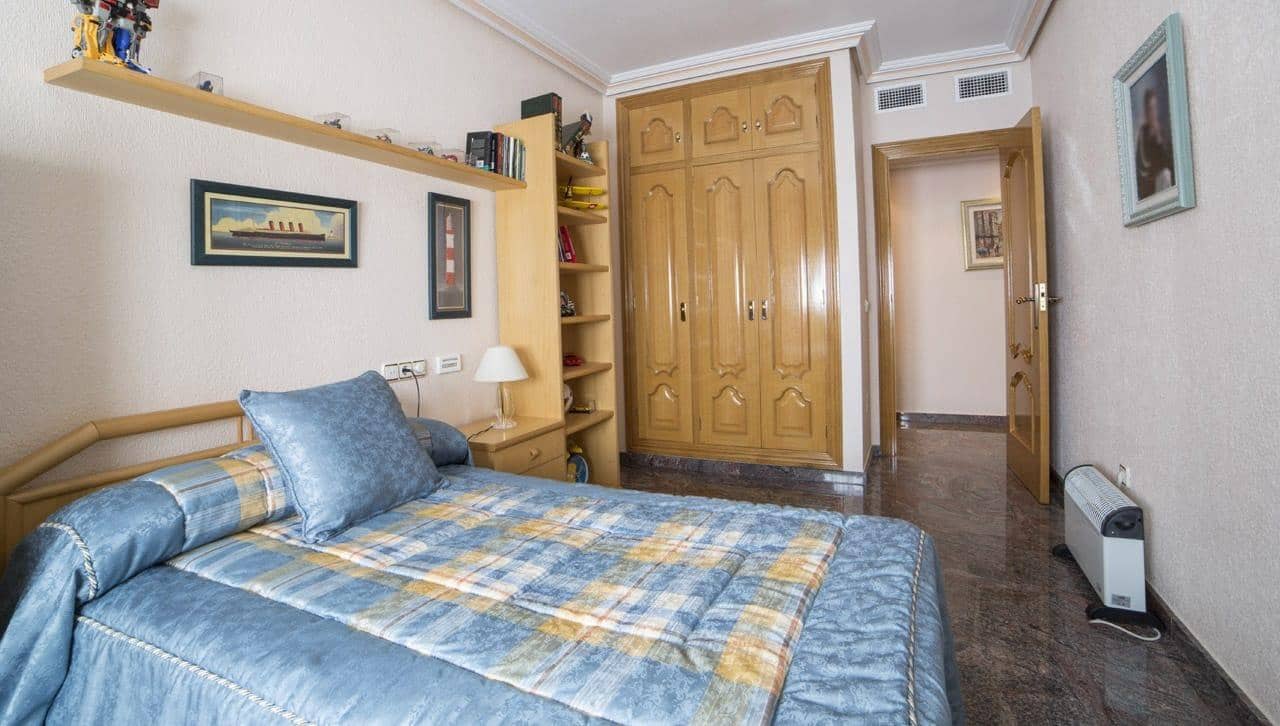 5 chambre Maison de Ville à vendre à Los Alcazares avec garage - 445 000 € (Ref: 10066763)