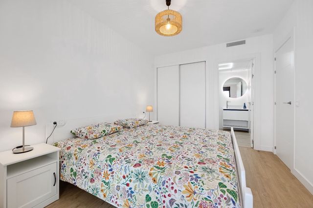 2 soveværelse Lejlighed til salg i Villamartin, Orihuela med swimmingpool garage - € 325.000 (Ref: 10066797)