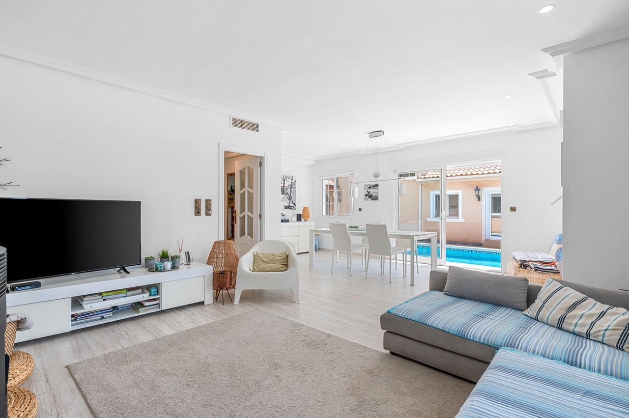 7 quarto Moradia para venda em Torre de la Horadada com piscina garagem - 899 000 € (Ref: 10066906)