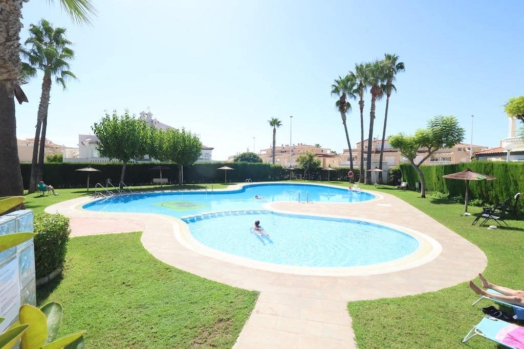 2 sypialnia Bungalow na sprzedaż w Orihuela Costa z basenem - 230 000 € (Ref: 10070259)