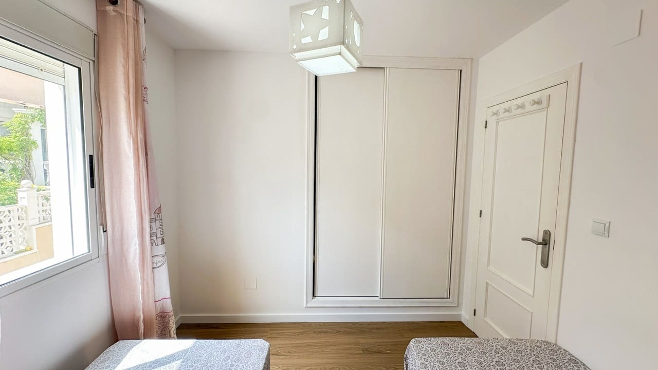 3 quarto Moradia para venda em Villamartin - 345 000 € (Ref: 10070260)