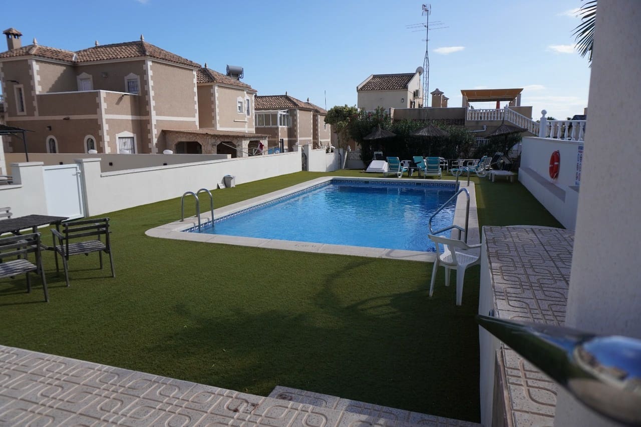 3 quarto Moradia para venda em Villamartin - 345 000 € (Ref: 10070260)